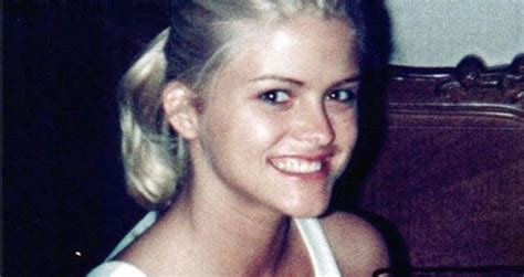 anna nicole smith death pictures|Anna Nicole Smiths Death: Her Sudden Passing and Its Aftermath